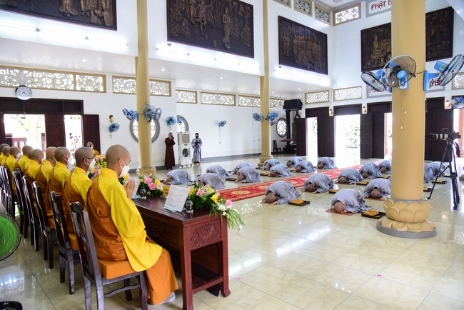 Lễ truyền giới Sa di Phương Trượng